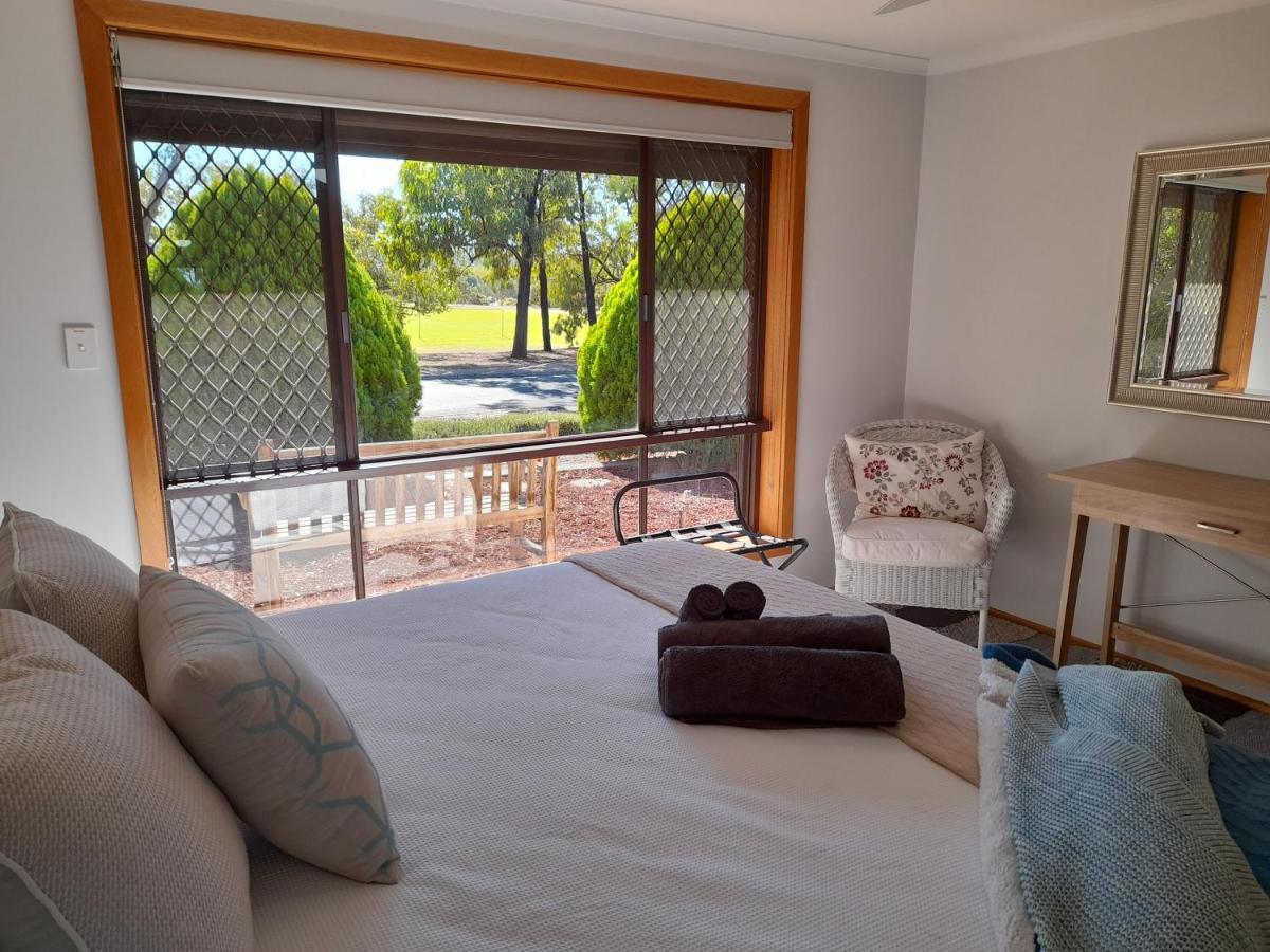 3 Pears On The Park Mclaren Vale Villa ภายนอก รูปภาพ